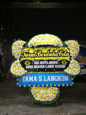Papan Bunga Duka di Pontap